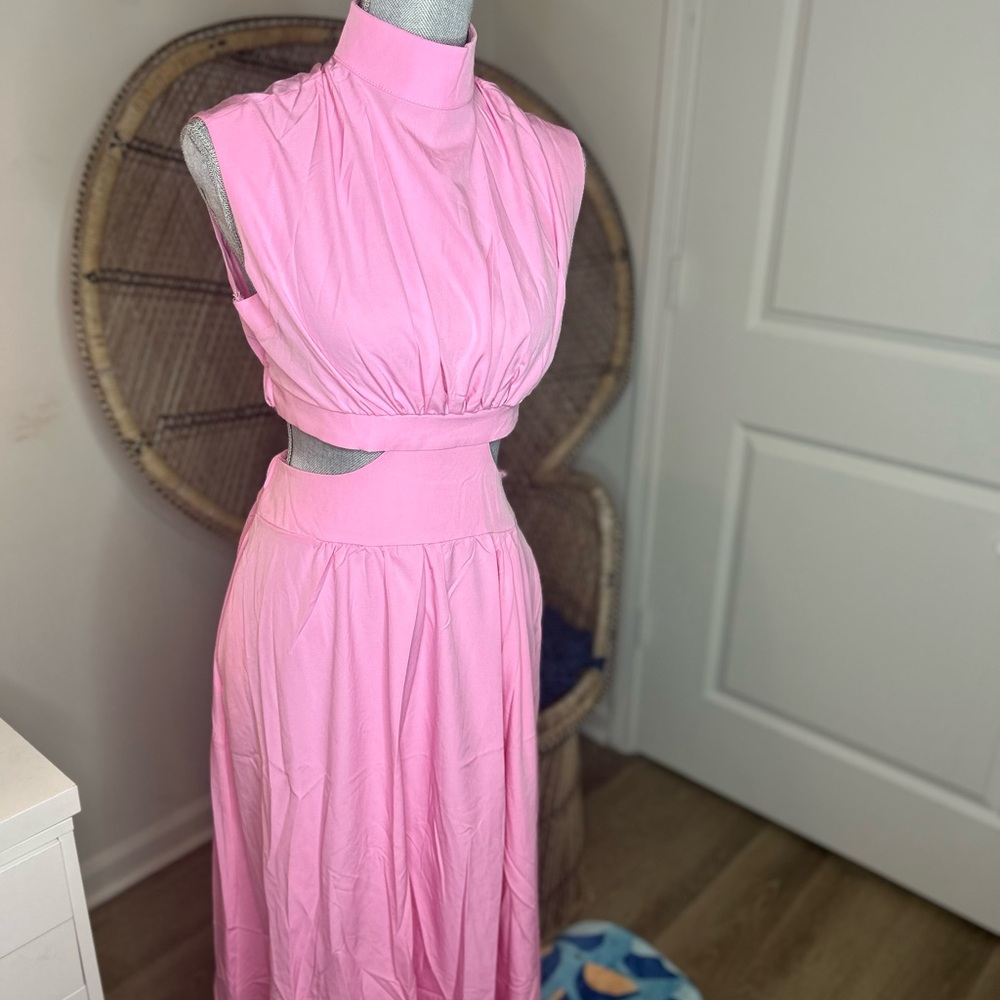 Elegant Pink Sleeveless Dress